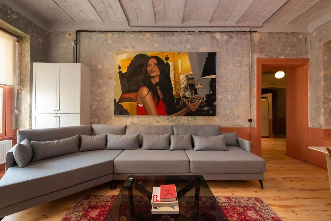 Ferienwohnung Penelope'S Loft: Just Renovated 5Br In City Centre Istanbul Apartment